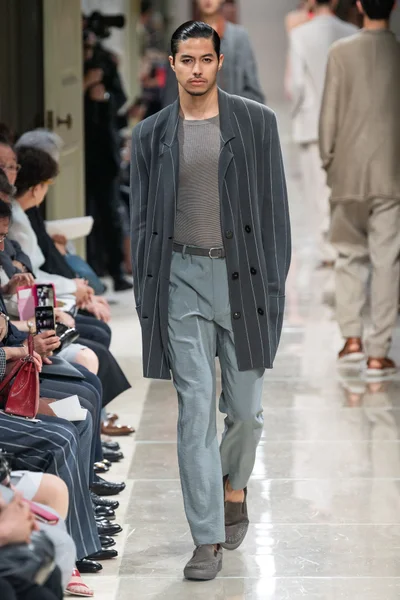Look 44